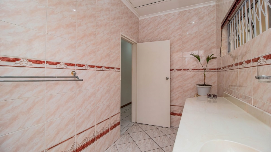 3 Bedroom Property for Sale in Gatesville Western Cape